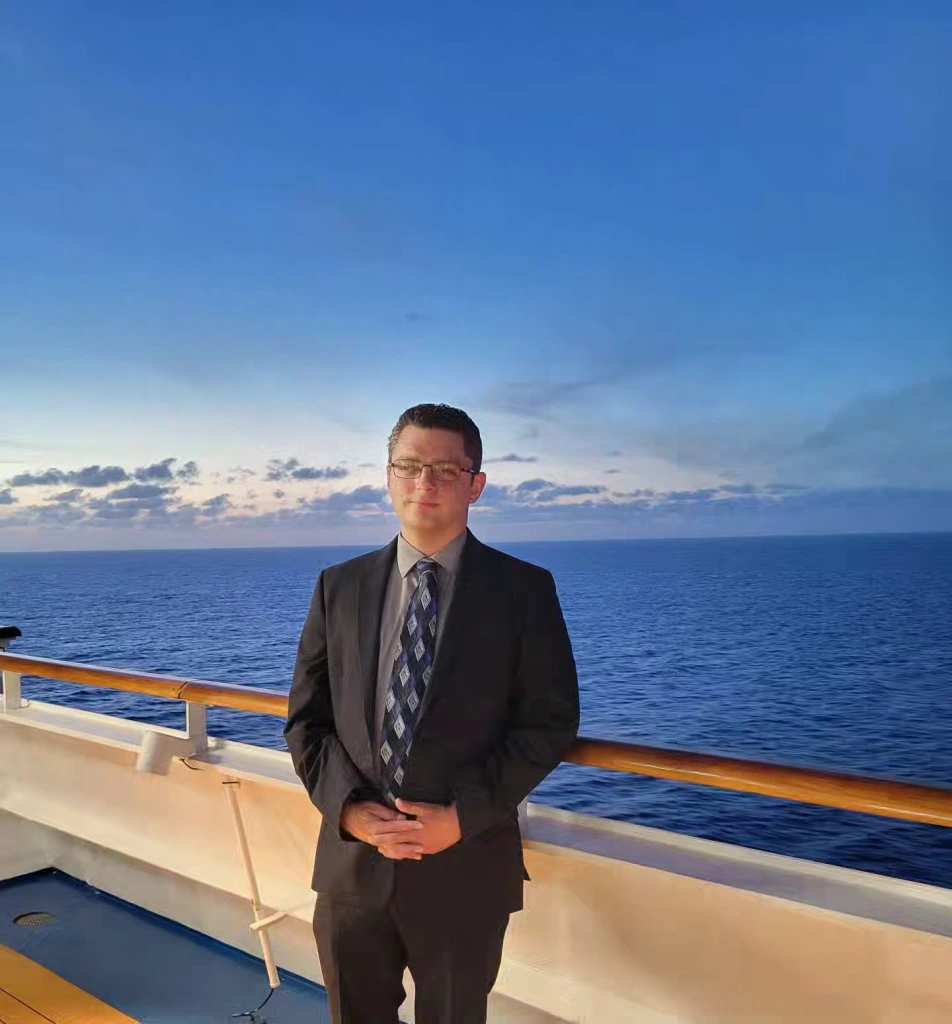 Cruise Brothers Travel Agent Adam Berg